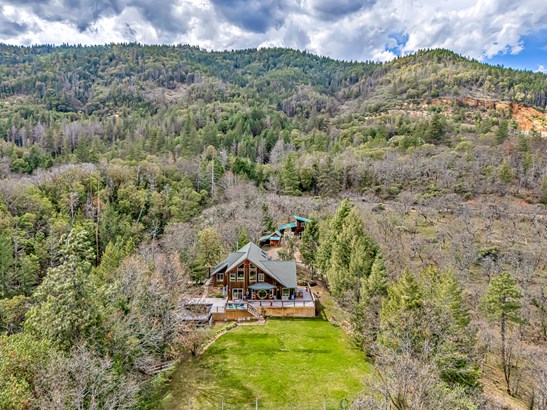 6844 Highway 66, Ashland, OR 97520