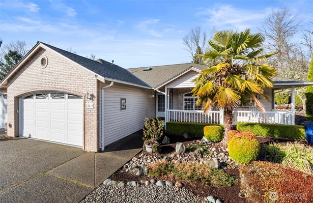 Premium one level living in this gorgeous, gated community of Arabella.