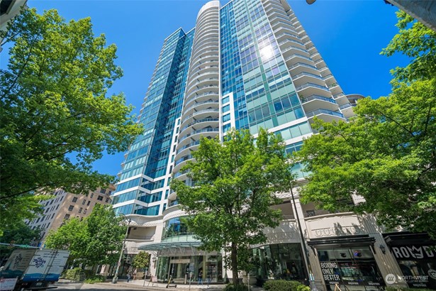 Welcome to Escala! This luxury highrise tower in downtown Seattle offers luxury condominium homes with world-class residential amenities.