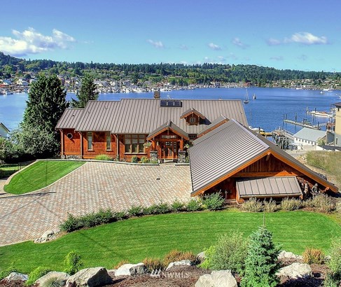 Custom built waterfront home, great location in Gig Harbor Bay. Close to downtown and all the great restaurants.