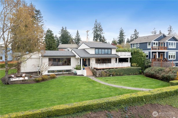 Perfectly situated on quiet Tahoma Place, you can enjoy the sweeping views, charming historic details and modern conveniences of this grand property.