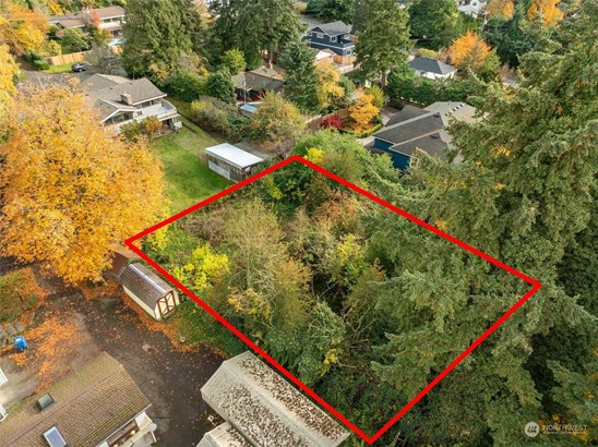 Nice level lot just waiting for your vision. Red lines are not exact.