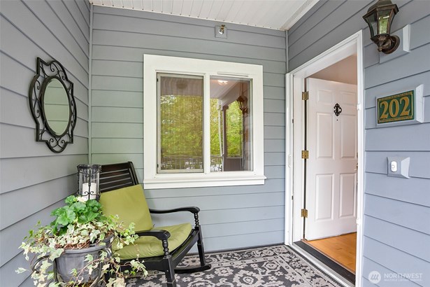 Comfortable private entry