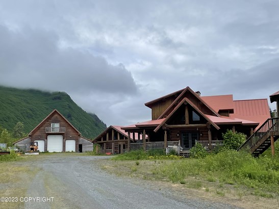 Residential, Log,Two-story Tradtnl - Valdez, AK