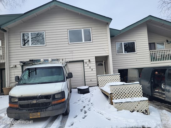 Residential, Two-story Tradtnl - Anchorage, AK