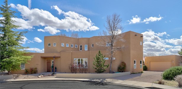 Contemporary,Custom,Pueblo, Detached - Albuquerque, NM