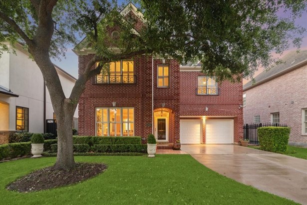 Traditional, Single-Family - West University Place, TX