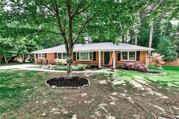 Single Family Residence, Ranch - Decatur, GA