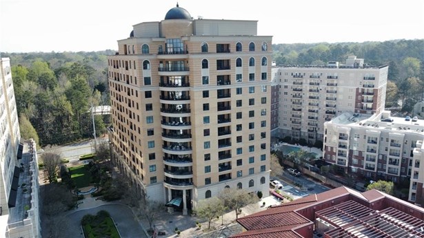 High Rise (6 or more stories), Condominium - Atlanta, GA