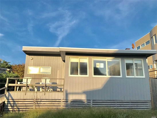 Single Family Residence, Cottage - Ocean Beach, NY