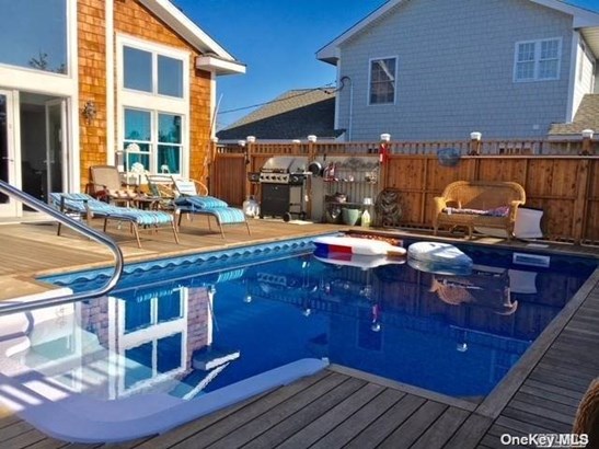 Single Family Residence, House Rental - Ocean Beach, NY