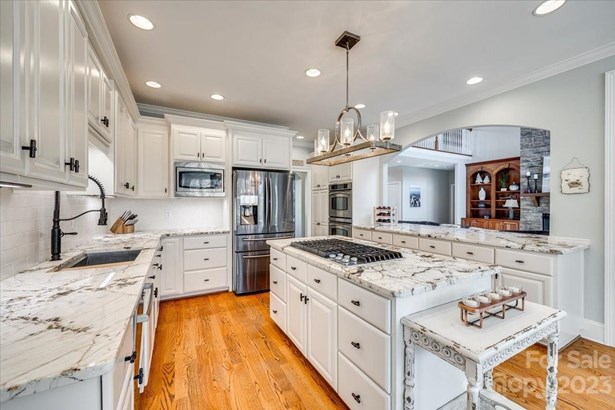Transitional, Single Family Residence - Lake Wylie, SC