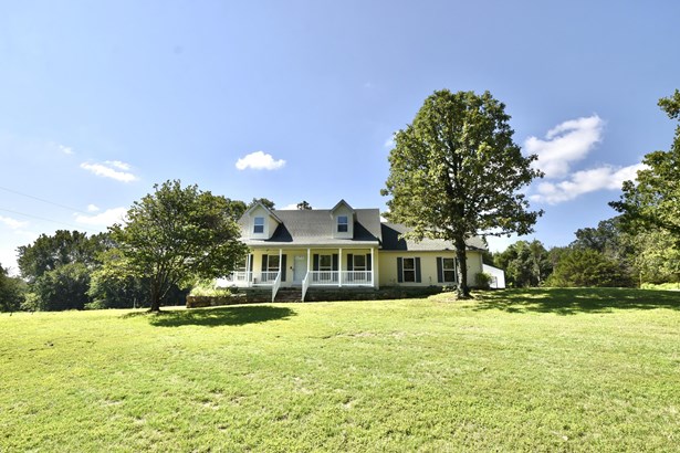 Single Family Residence, 2 Story,Country,Traditional - Halfway, MO