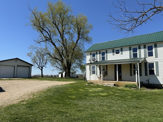 Single Family Residence, 2 Story,Farm House - Seymour, MO