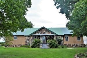 Single Family Residence - 1 Story,Country,Farm House,Raised Ranch,Ranch