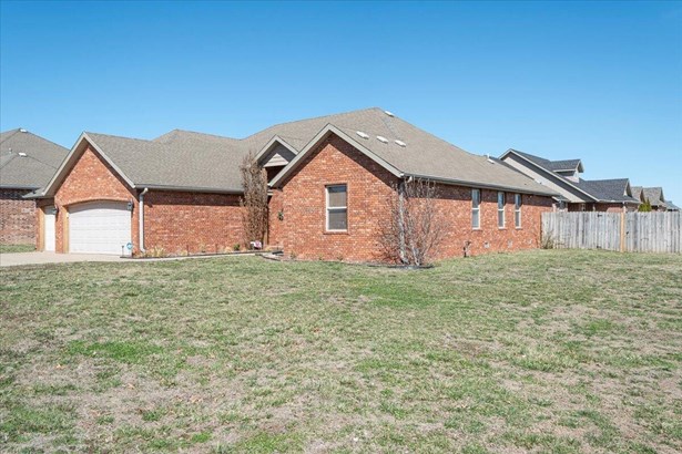 Single Family Residence, 1 Story,Ranch - Willard, MO