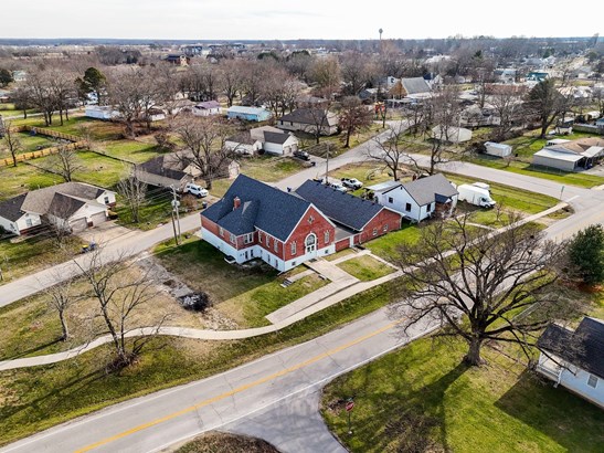 Single Family Residence, Traditional - Rogersville, MO