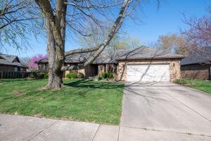 1 Story,Ranch,Traditional, Single Family Residence - Springfield, MO