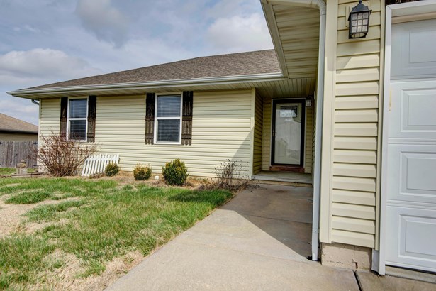 Single Family Residence, 1 Story,Ranch - Clever, MO
