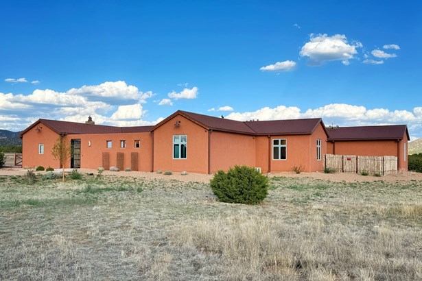 Single Family Residence - Northern New Mexico,Ranch,One Story