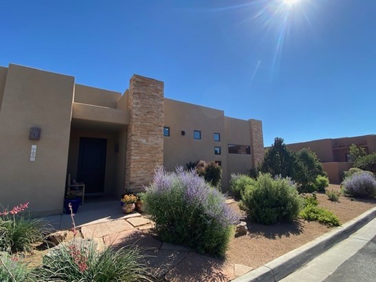 Single Family Residence, Pueblo,One Story - Santa Fe, NM