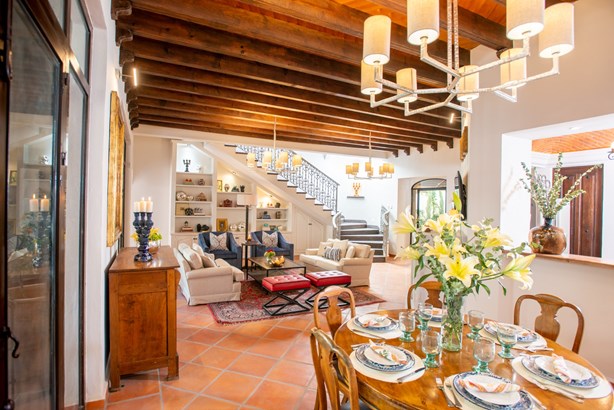 Casa Bougainvillea