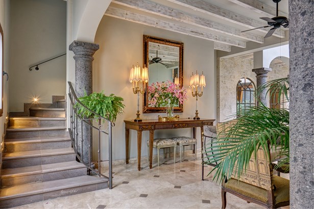 Casa Allende (SOLD)
