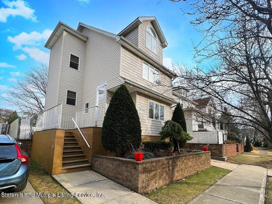 Single Family - Detached,Colonial, Colonial - Staten Island, NY