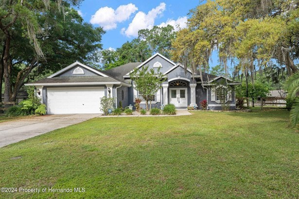 Single Family Residence, Ranch - Brooksville, FL
