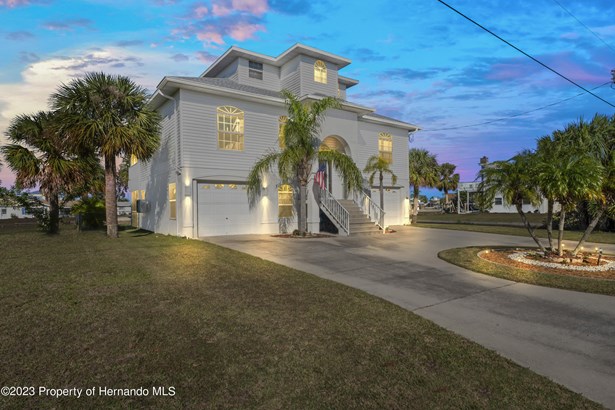 Single Family Residence - Hernando Beach, FL