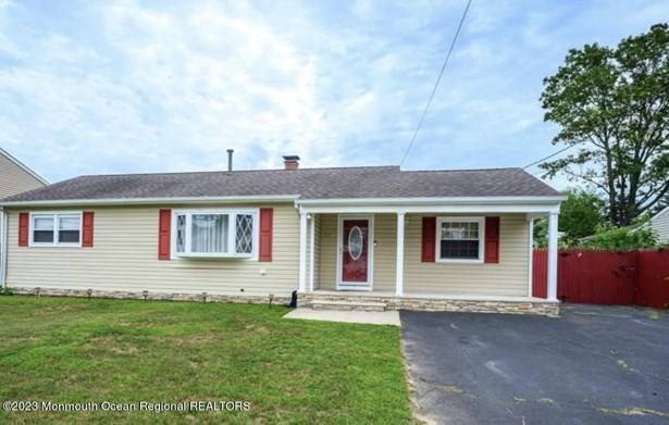 Single Family Residence, Ranch - Brick, NJ