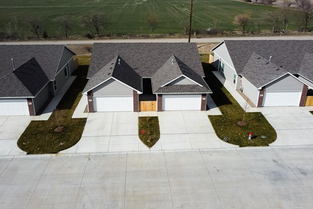 Ranch, Twin Home or 1/2 Duplex - Bel Aire, KS