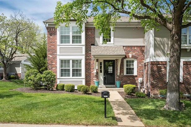 Traditional,Townhouse, Condo - Chesterfield, MO