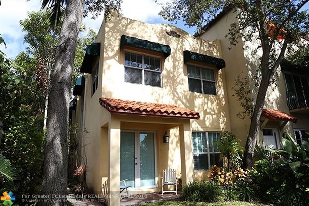 Condo/Co-op/Villa/Townhouse - Fort Lauderdale, FL (photo 1)