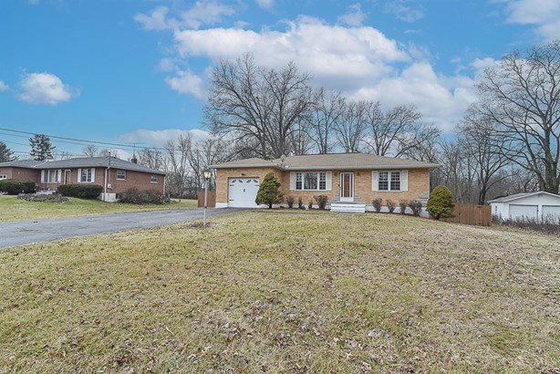 Single Family Residence, Ranch - Pierce Twp, OH