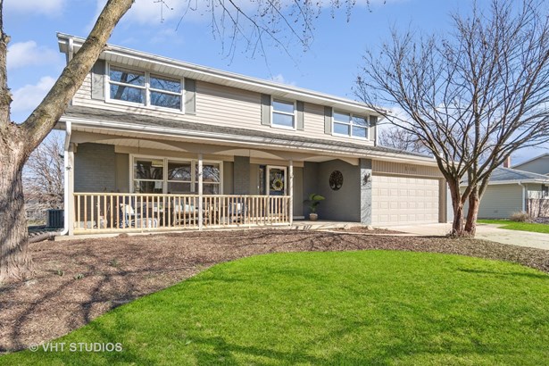 Traditional, Detached Single - Naperville, IL