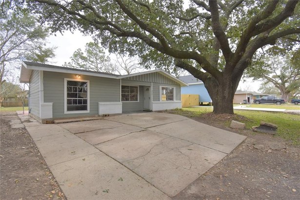 Single Family Detached, Traditional - Hitchcock, TX