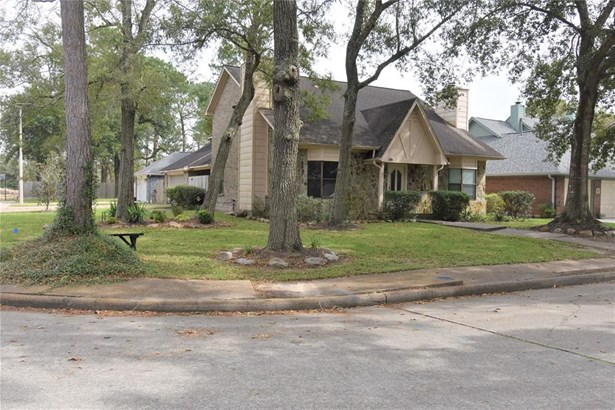 Single Family Detached, Traditional - Dickinson, TX