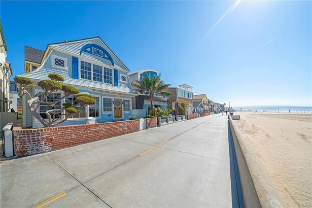 Single Family Residence - Hermosa Beach, CA