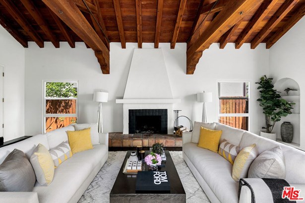 Single Family Residence, Spanish Colonial - BEVERLY HILLS, CA