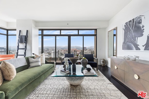 Condominium, Contemporary - Los Angeles, CA