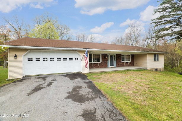 Single Family Residence, Ranch - Stillwater, NY