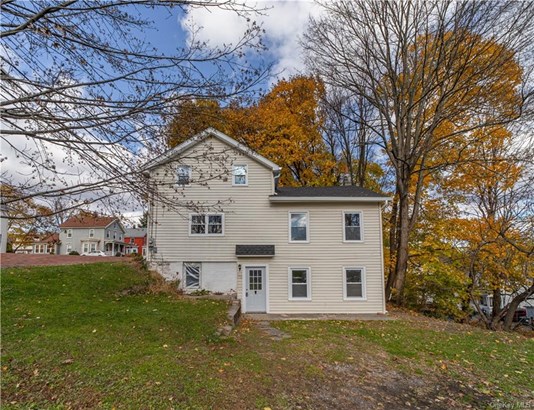 Single Family Residence, 2 Story,Colonial - Walden, NY