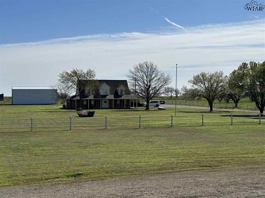 1.5 Story, Single Family W/ Acreage - Iowa Park, TX