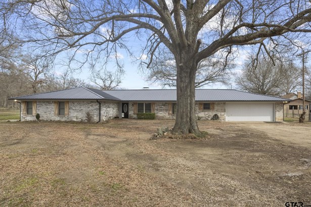 Single Family Detached, Traditional - Mt Pleasant, TX