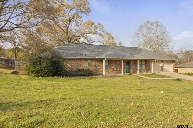 Single Family Detached, Ranch,Traditional - Gladewater, TX