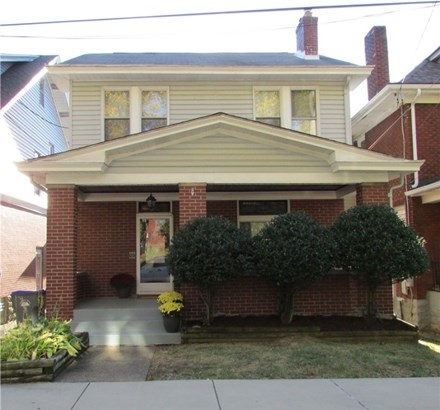 Charming 1920 home in prime Dormont location. Leve