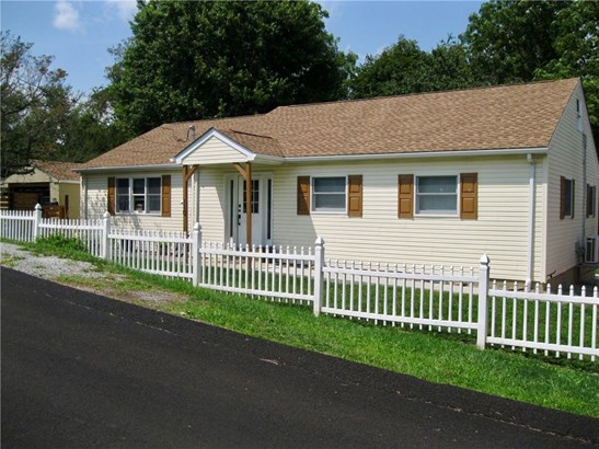 Beautiful Ranch Home with lovely curb appear