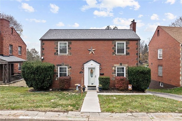 Level entry solid brick house in Mt. Lebanon w/Off