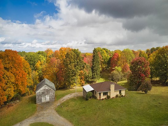 3 Bedroom Brick Home in Raccoon Township, 1.57 Acr